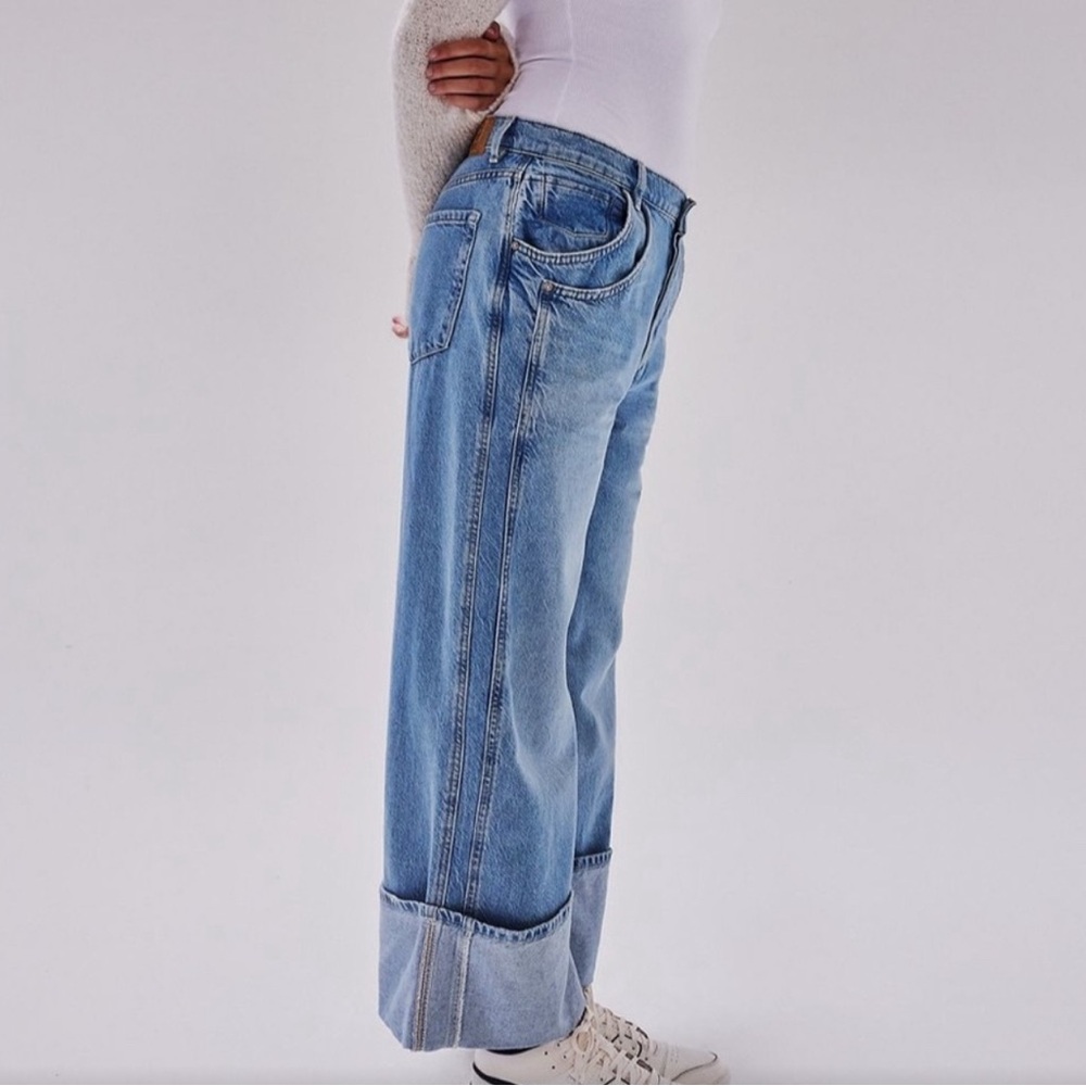 NWOT FREE PEOPLE CUFF BOTTOM JEANS